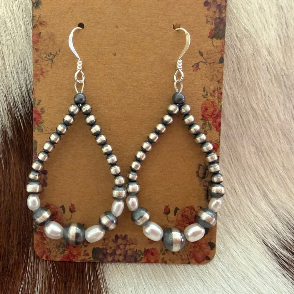 ❤️ 3mm-6mm Sterling Navajo Desert Pearls & Fresh Water Pearl Lt Weight Earrings